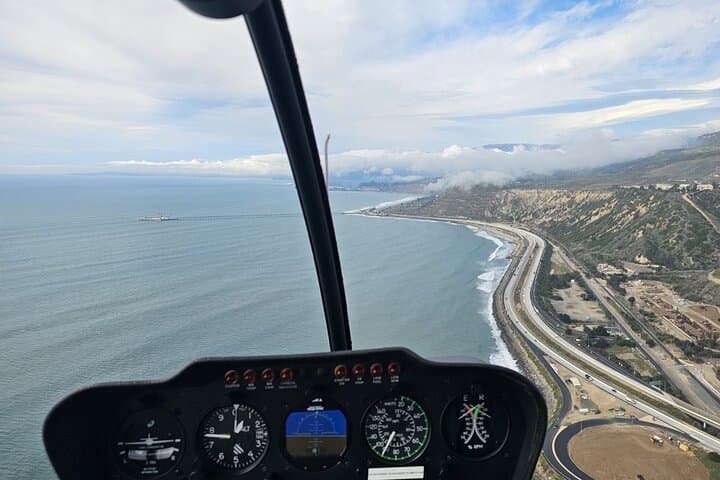 Santa Barbara Helicopter Tour: 12-Minute Coastal Flight Over Harbor & Mountains photo 2