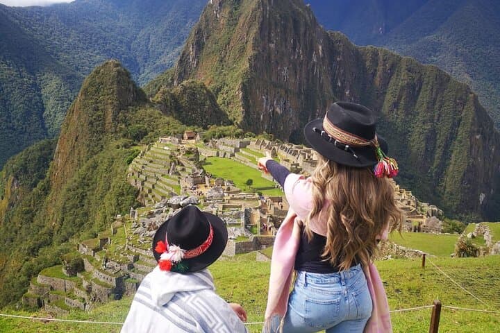 Private Guided Tour of Machu Picchu Citadel — Expert Local Guide photo 6