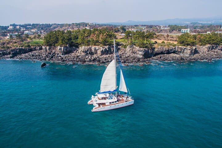 Jeju Luxury Private Tour with UNESCO Yacht Cruise & Fishing Experience