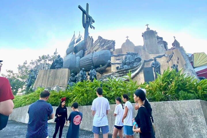 Cebu City Historical Street & Authentic Food Walking Tour photo 3
