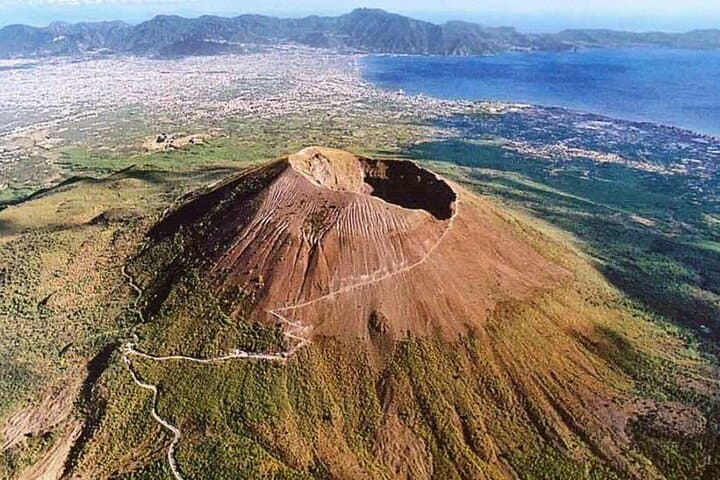 Pompeii and Vesuvius Half-Day Private Tour from Naples — Tickets Included photo 4