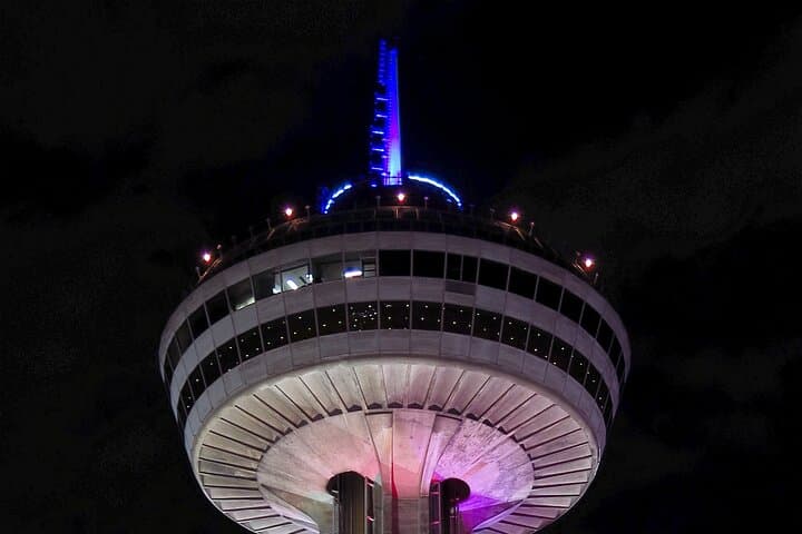 Niagara Falls Night Tour: Best of USA & Canada with Skylon Tower Views photo 2