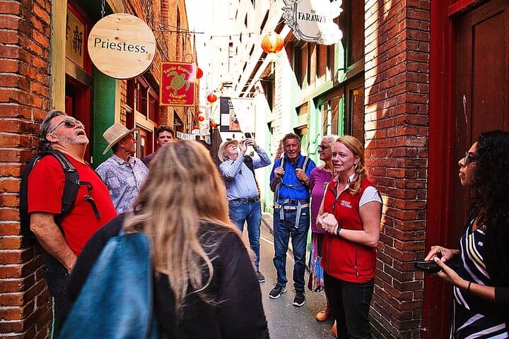 Victoria Walking Tour: Inner Harbour, Bastion Square & Chinatown Highlights photo 3