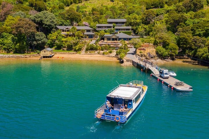 Lochmara Day Visit: Kayaks, Kakariki and the Underwater Observatory in Marlborough Sounds photo 2