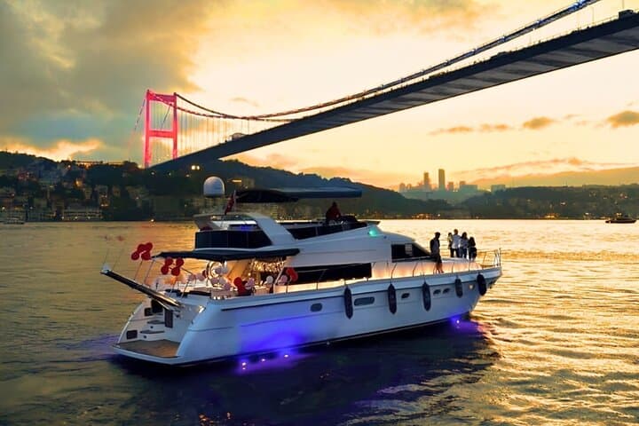 Bosphorus Yacht Cruise from Karaköy — 2-Hour Small-Group Sunset or Day Tour photo 2
