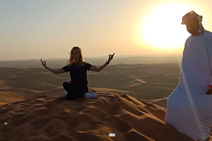 Sunrise Desert Safari Dubai: Big Red Dunes, Sandboarding & Dune Bashing