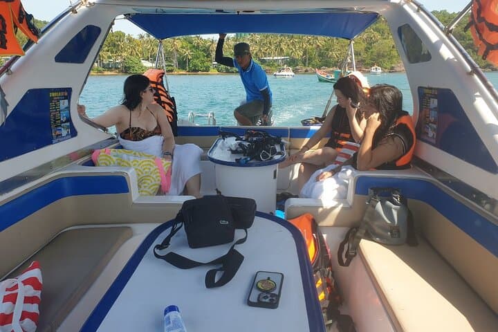 Private Speedboat to Phu Quoc’s Three Islands: Snorkel, Fish & BBQ