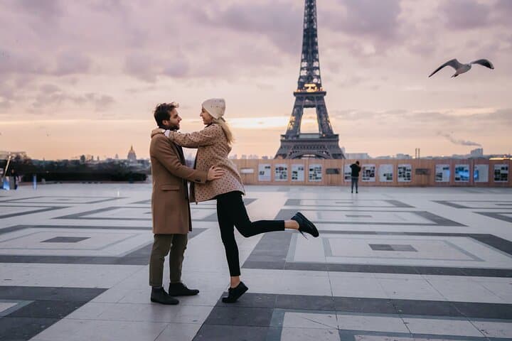 Capture Paris: Eiffel Tower Video Reel with a Pro Videographer photo 4
