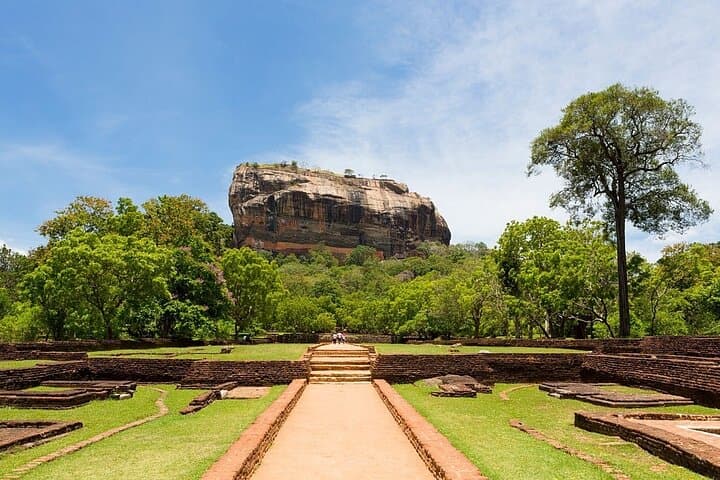 Sigiriya and Dambulla Day Trip from Passikudah: Climb Lion Rock & Explore Cave Temples in One Day photo 2