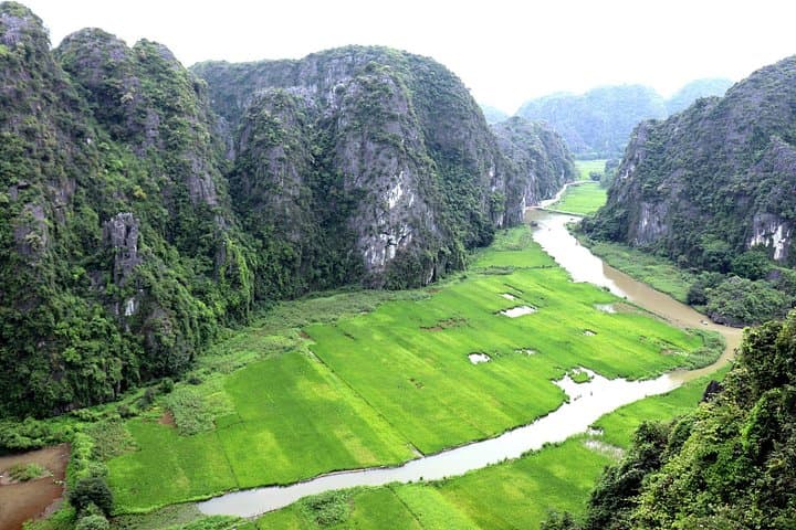 Tam Coc & Mua Cave Day Trip from Hanoi: Bamboo Boats, Hoa Lu and the 500-Step Summit photo 2