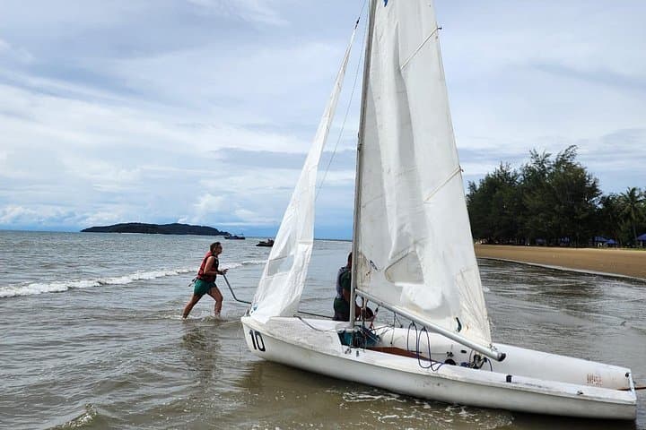 Learn to Sail at Tanjung Aru Beach: 2-Hour 470 Dinghy Coaching in Kota Kinabalu photo 3
