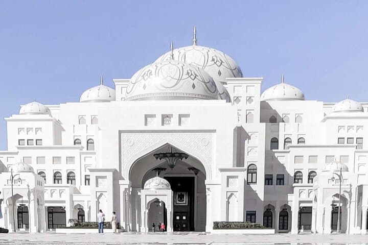 Abu Dhabi Private Full-Day: Sheikh Zayed, Louvre & Heritage Tour photo 2