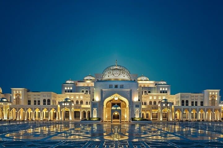 Abu Dhabi Private Full-Day: Sheikh Zayed, Louvre & Heritage Tour photo 3