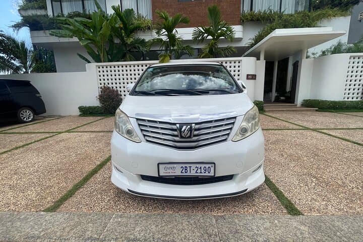 Private Siem Reap Airport Pickup and Angkor Wat Day Tour photo 1