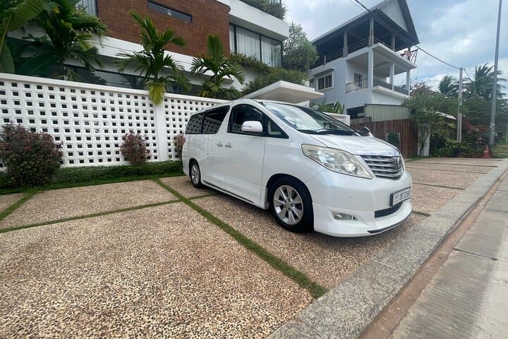 Private Siem Reap Airport Pickup and Angkor Wat Day Tour photo 4