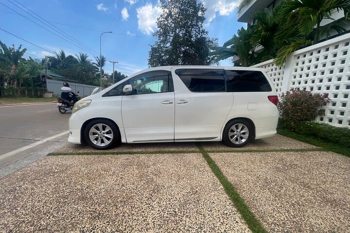 Private Siem Reap Airport Pickup and Angkor Wat Day Tour photo 3