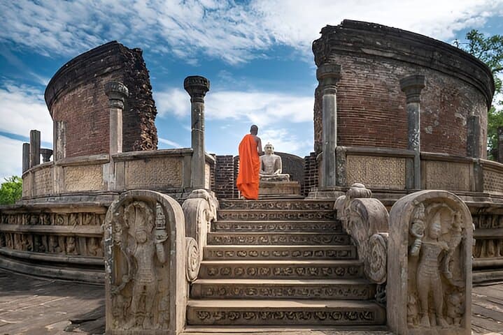 Sigiriya & Polonnaruwa Day Trip from Trincomalee: Lion Rock, Ancient City & Cultural Triangle