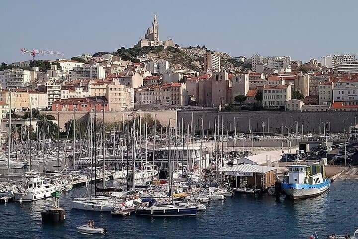 Marseille private food excursion: calanques, markets & le corbusier photo 4