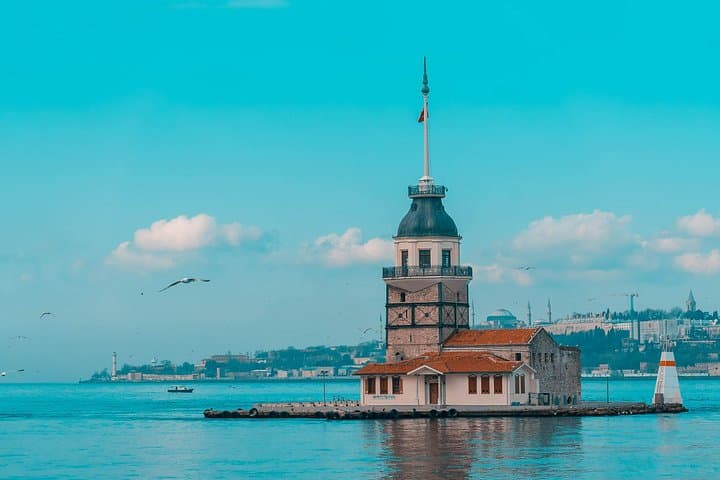 Private Bosphorus Yacht Tour — 2-Hour Istanbul Cruise Along the Strait photo 1
