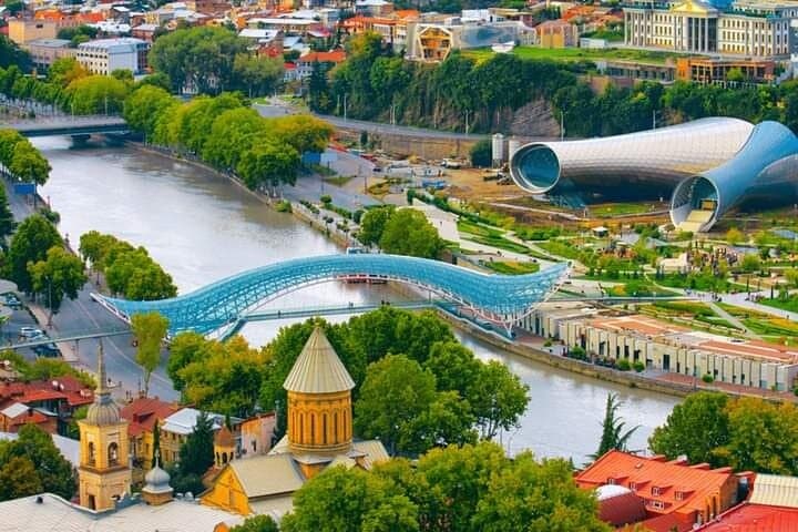 Old Tbilisi Walking Tour: Cable Car, Sulphur Baths & Wine Tasting photo 3