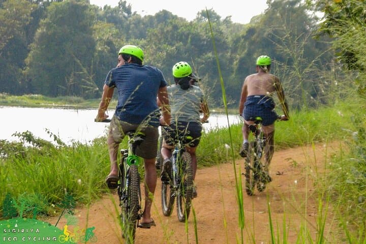 Cycle the Cultural Corridor: Dambulla & Sigiriya Day Tour from Negombo photo 3
