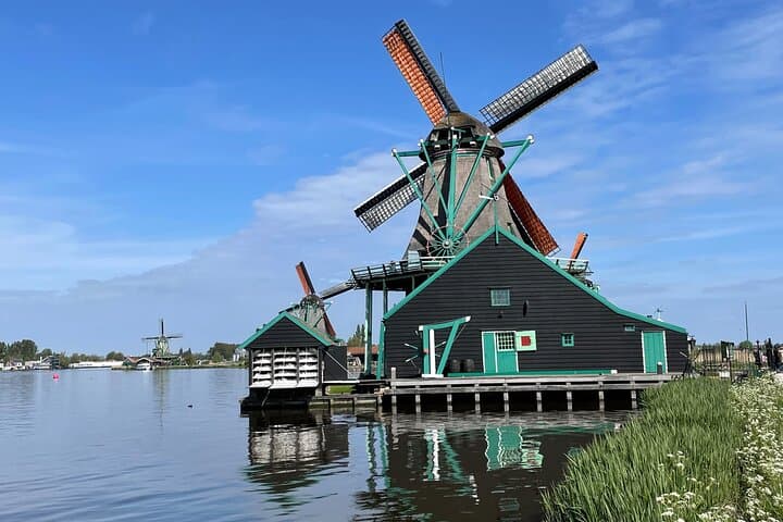 Private Holland Highlights Tour: Zaanse Schans, Edam & Volendam with Cheese Tasting
