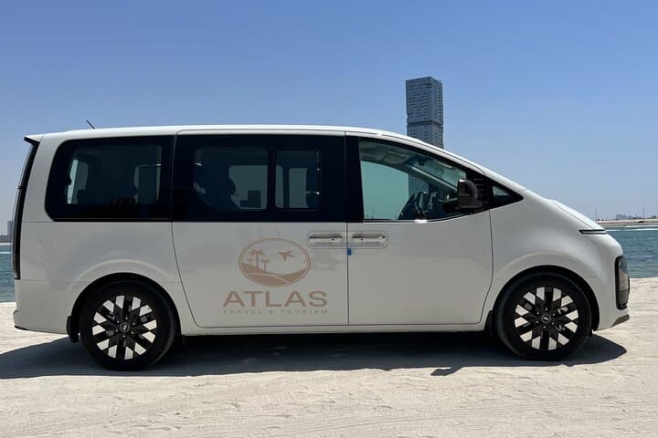 Private Luxury Minivan Transfer in Dubai — Hourly City & Airport Service photo 2