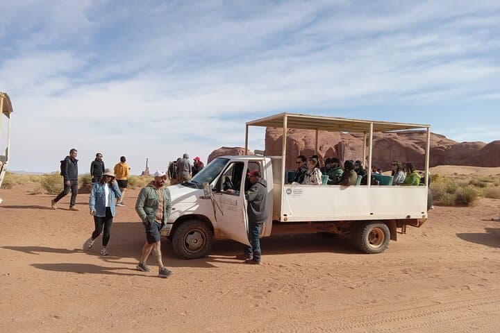 Monument Valley 1.5-Hour Jeep Tour: Mittens, Monoliths & Navajo Stories photo 6