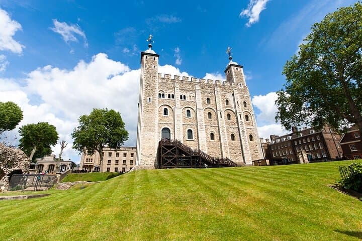 Self-Guided London Walking Tour App — 30+ Must-Visit Stops from Westminster to Piccadilly