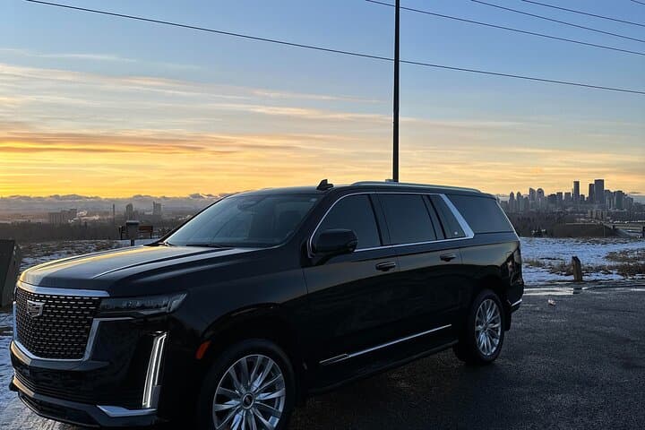 Luxury Banff Private SUV Tour — Full-Day Scenic Trip from Calgary photo 3