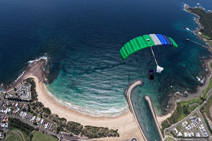 Tandem Skydive Shellharbour Beach 15,000ft — Beachside Freefall Over Bass Point