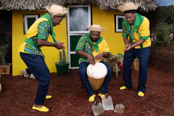 Wear Curaçao: Traditional Costume Photoshoot in Willemstad's Historic Quarter photo 4