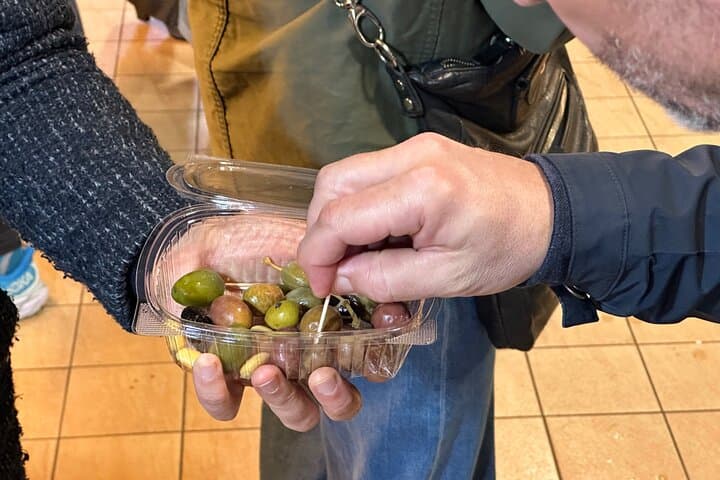 Roman Food Scavenger Hunt: Taste Rome’s Street Food and Learn Pasta-Making photo 5
