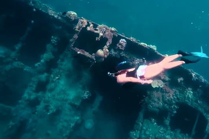 Coron Island Hopping Tour B — Skeleton Wreck, Barracuda Lake & Twin Lagoon Guide photo 2