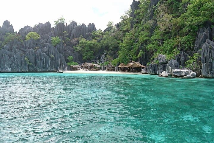Coron Island Hopping Tour B — Skeleton Wreck, Barracuda Lake & Twin Lagoon Guide photo 4