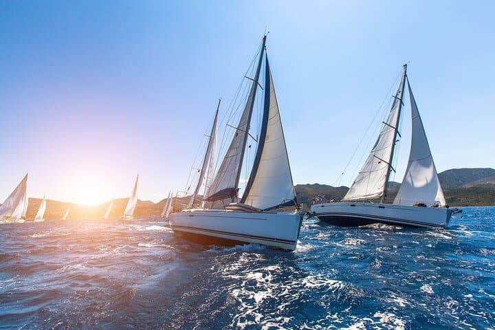 Barcelona Sailing Tour: Yacht, Cava, Tapas & Swim at Sunset