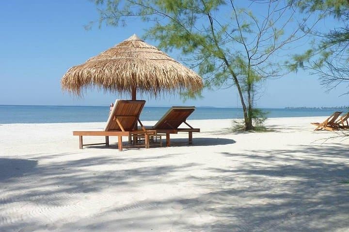 Half-Day Sihanoukville Shore Excursion: Fishing Port, Pagodas, Market & Beach photo 1