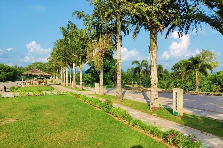 Garden Trails of Chandigarh: Full-Day Guided Tour of Rose Garden, Rock Garden & Sukhna Lake photo 2