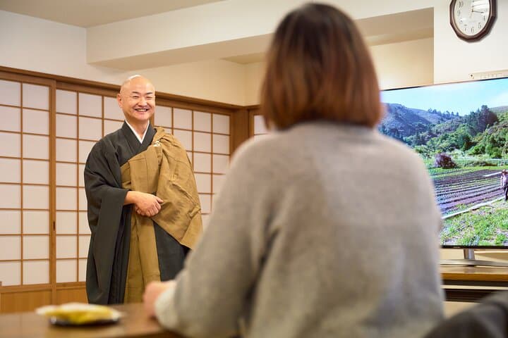 Forest Bathing and Temple Zazen: Private Maruyama Meditation Tour in Sapporo photo 3