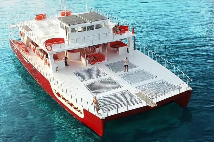 Boracay Sunset Party Cruise: 4-Hour Yacht with DJ, Snorkeling & Unlimited Drinks