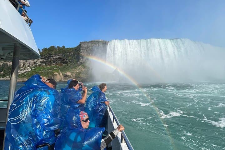 Niagara Falls Maid of the Mist & Cave of the Winds: Up-Close Waterfall Adventure photo 4