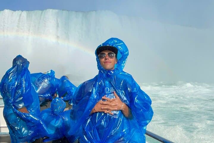 Niagara Falls Maid of the Mist & Cave of the Winds: Up-Close Waterfall Adventure photo 2