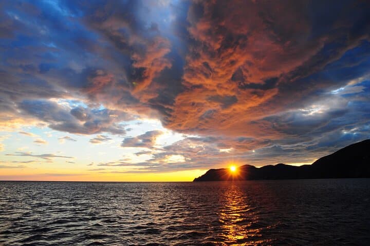 Cinque Terre Sunset Cruise from Monterosso: Aperitif & Coastal Views photo 4