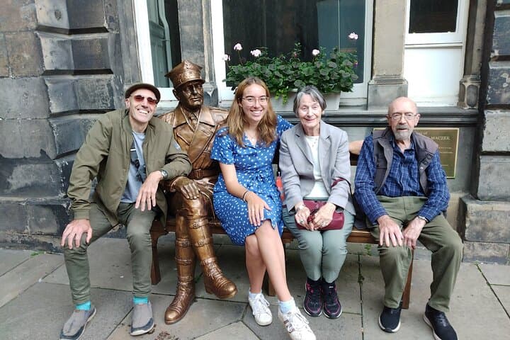 Private Edinburgh Walk and Whisky Tour: Royal Mile History & Whisky Tasting photo 3