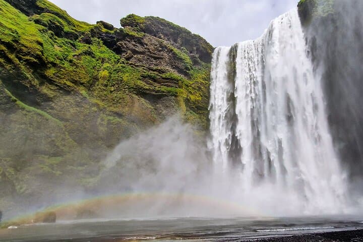 South Coast Super-Jeep: Private Tour to Seljalandsfoss, Skógafoss & Reynisfjara