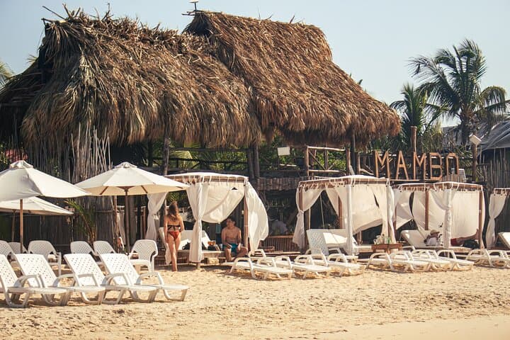 Mambo Beach Club: Full-Day Playa Blanca Trip from Cartagena
