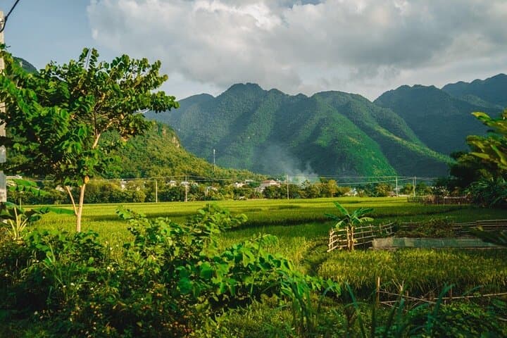Mai Chau 2-Day Biking and Ethnic Villages Tour from Hanoi
