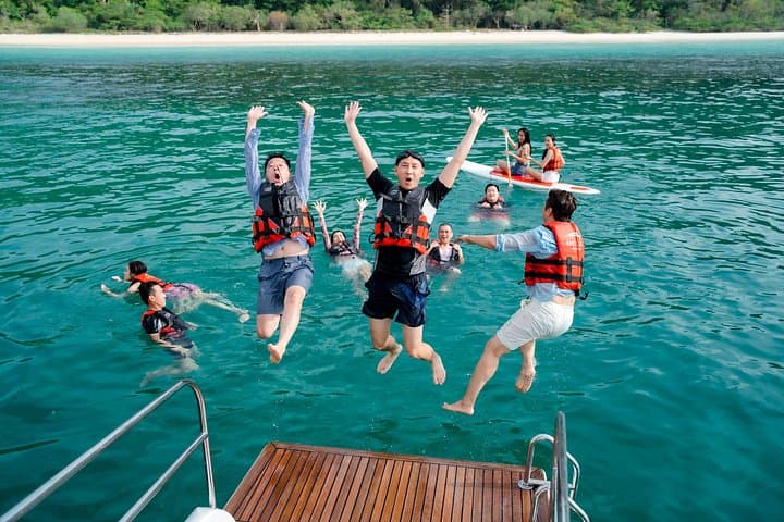 Pattaya 3-Island Catamaran: Snorkel Coral Reefs & Monkey Island Day Trip photo 4