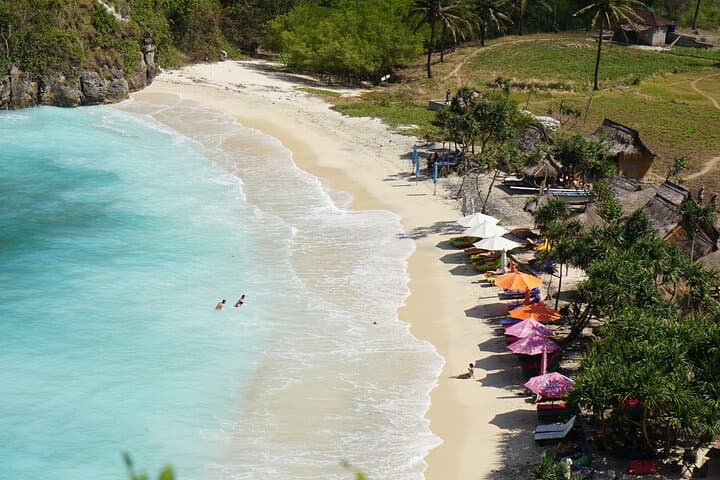 Exploring the Enchanting Eastern Nusa Penida Islands photo 3
