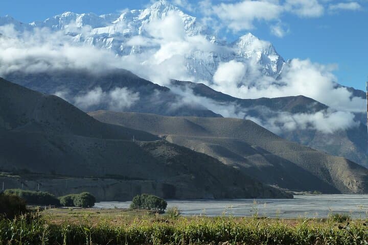 Luxury Lower Mustang: Muktinath Pilgrimage, Apple Orchards & Wind‑sculpted Valleys